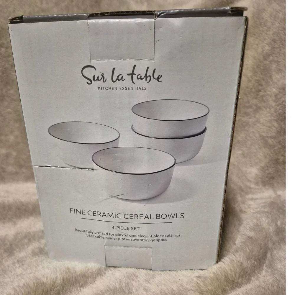 Sur la Table Four Cereal Bowls 5.75 Inch Set Microwave Dishwasher Safe New